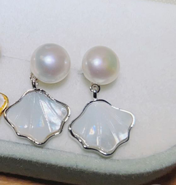 Concha Earrings