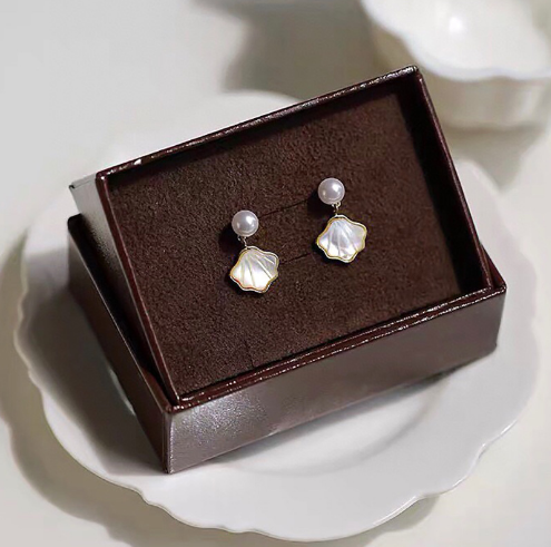 Concha Earrings